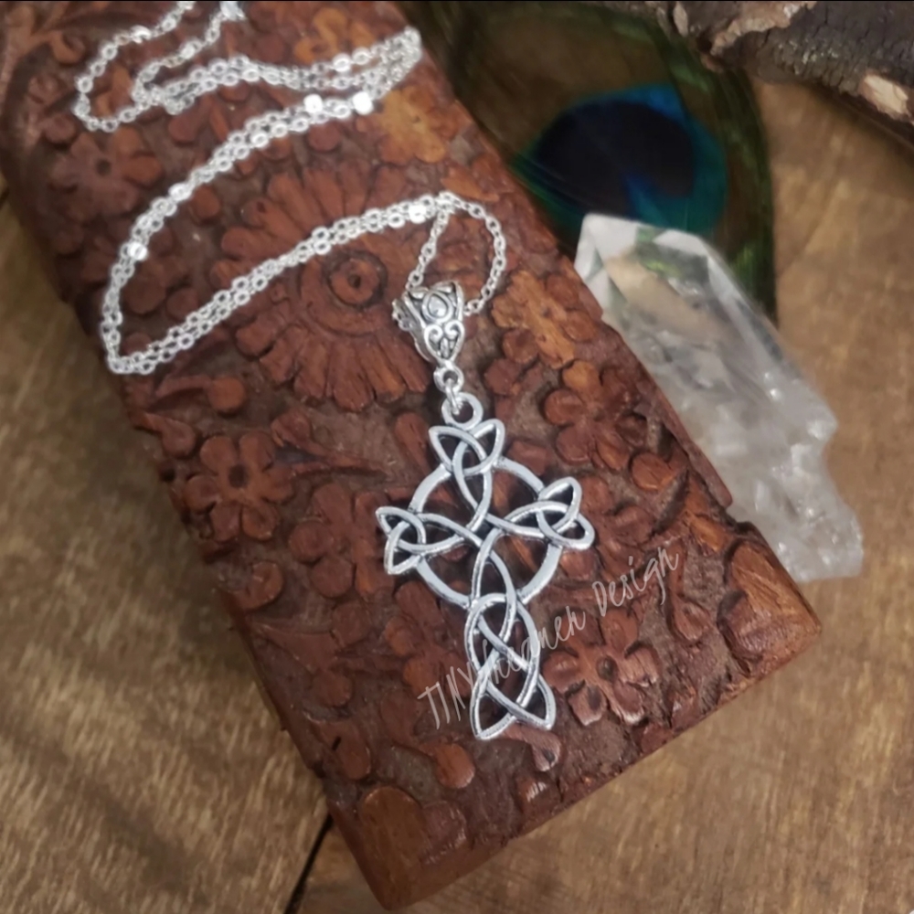 Celtic Cross Pendant 925 Silver Necklace Celtic Knot Circle Loop Eternity Symbol - Picture 11 of 11